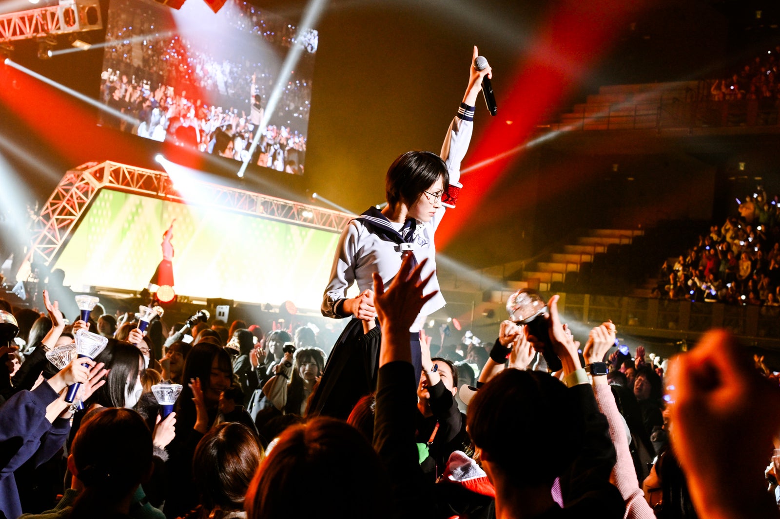 新しい学校のリーダーズ（C）ハタサトシ／高田梓／ヨシモリユウナ