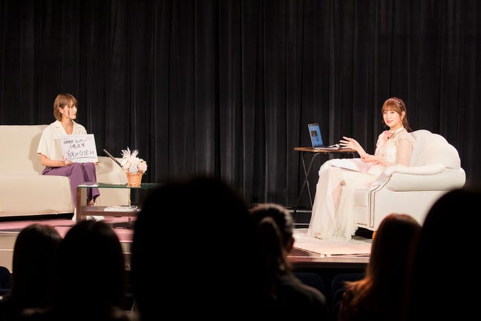 小嶋花梨、吉田朱里(C)NMB48