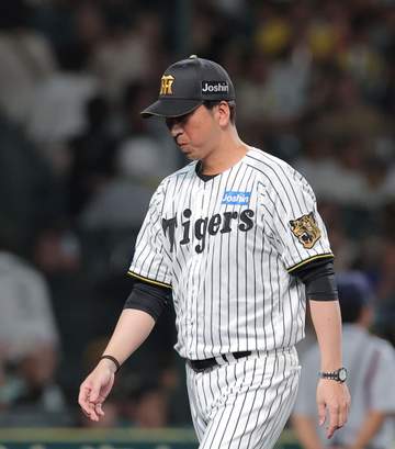阪神・藤川監督 復帰の石井の投球に「ファンの方の応援で彼のリハビリ中のパワーがさらに深まるような投球」「また次回期待できますね」