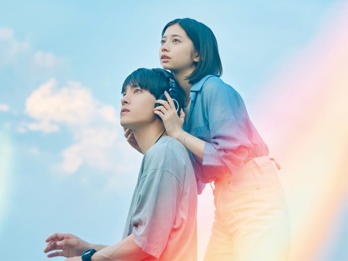 川西拓実、桜田ひより「バジーノイズ」(C)むつき潤・小学館/「バジーノイズ」製作委員会