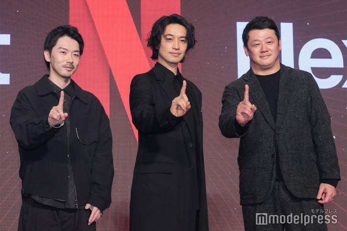 松本優作監督、斎藤工、佐藤善宏氏(C)モデルプレス