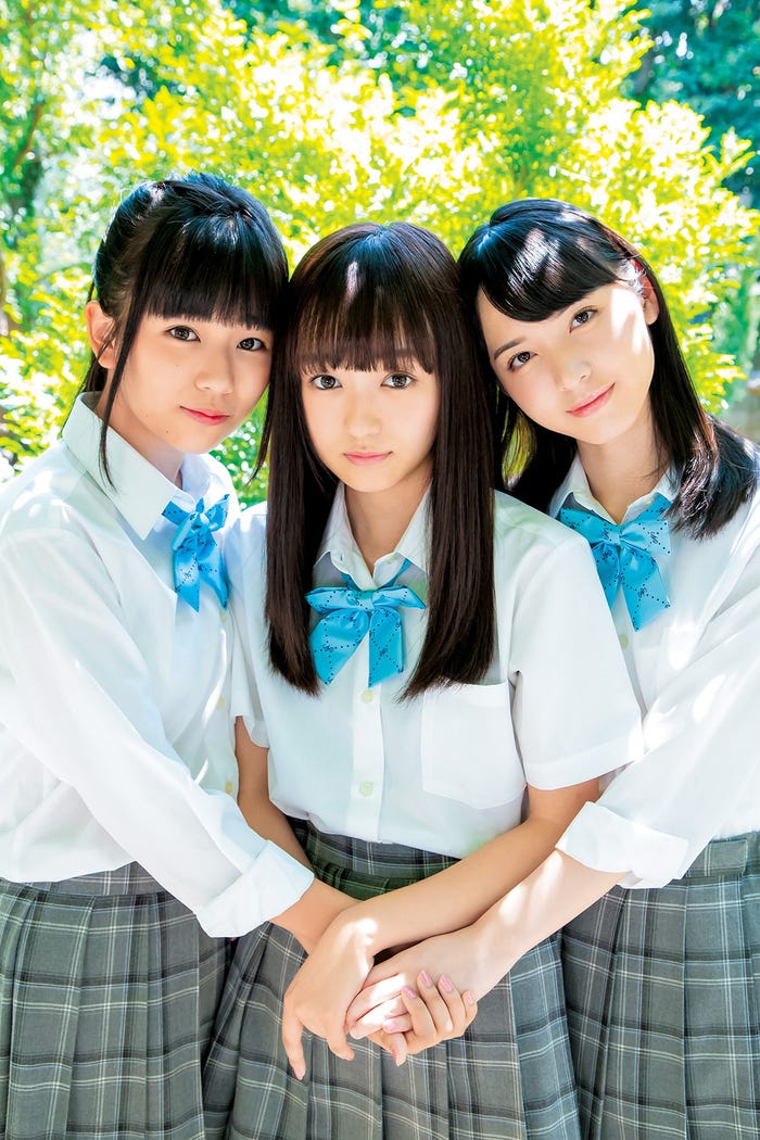 (左から)西村瑠香、日比野芽奈、村西里世(C)門嶋淳矢/集英社