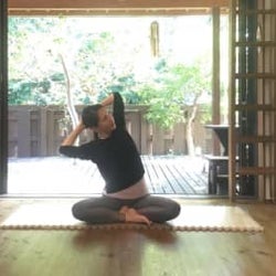 冷えやすい姿勢をリセット!美姿勢で全身が巡るヨガ