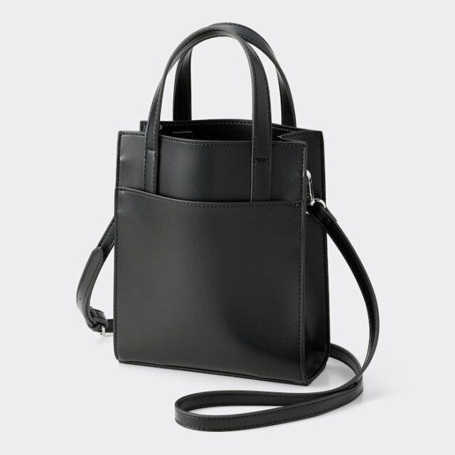 GU 柄ニット ワイドパンツ 今っぽコーデ GUのライトバーティカルショルダーバッグ