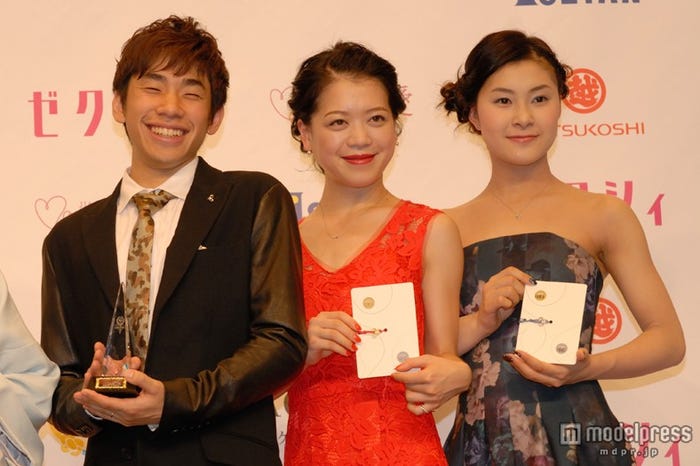 (左から)織田信成、鈴木明子、村上佳菜子