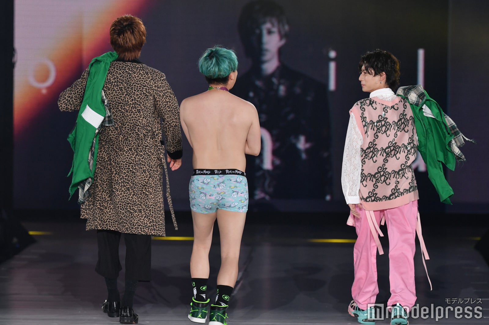 相馬トランジスタに“服脱げるドッキリ”／はじめしゃちょー、相馬トランジスタ、みっき～（C）モデルプレス