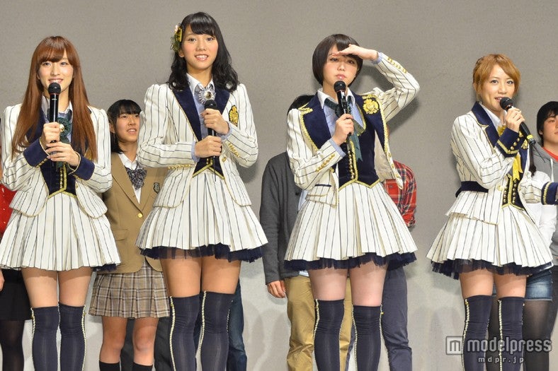 イベントを楽しむAKB48メンバー（左より）梅田彩佳、高城亜樹、峯岸みなみ、高橋みなみ