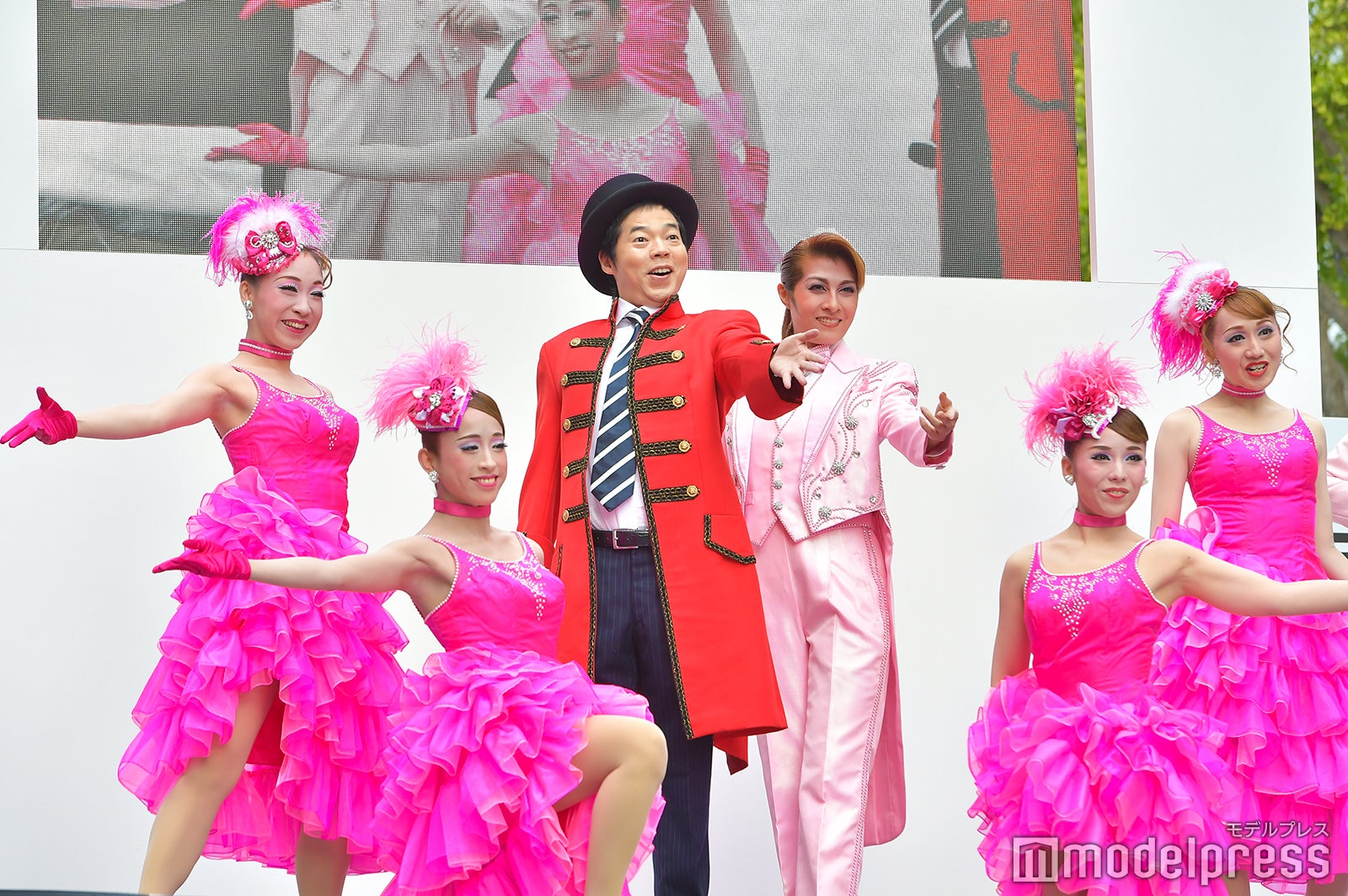 OSK日本歌劇と今田耕司（C）モデルプレス