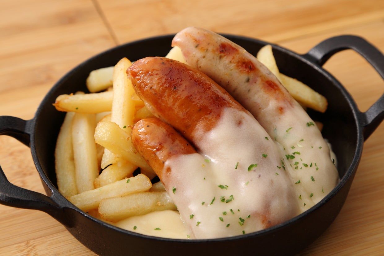 ラクレット風チーズブルスト￥1000／画像提供：オクトーバーフェスト実行委員会