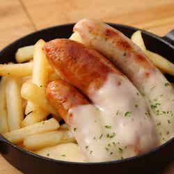 ラクレット風チーズブルスト¥1000/画像提供:オクトーバーフェスト実行委員会