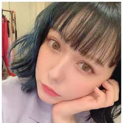 モデルプレス - HKT48村重杏奈、IZ*ONE宮脇咲良ヘアにイメチェンで雰囲気ガラリ「咲良ペンなので髪色真似した」