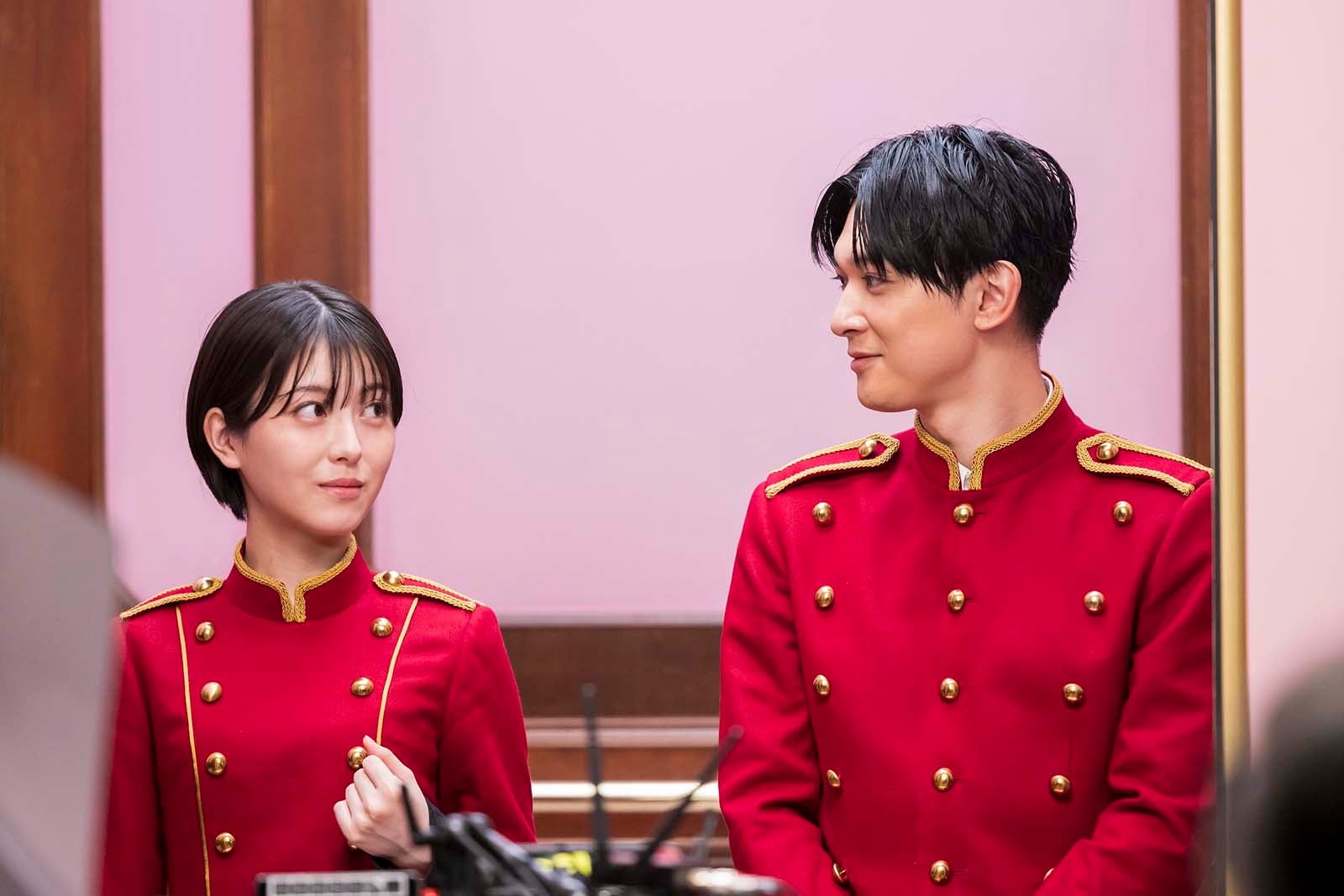 浜辺美波、吉沢亮／メイキング（提供写真）