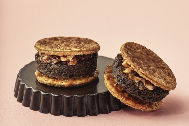 パンケーキパイキャラメルナッツショコラ 420円／画像提供：ベイクルーズ