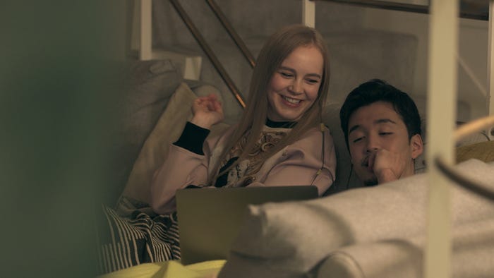 ビビ、凌「TERRACE HOUSE TOKYO 2019-2020」30th WEEK(C)フジテレビ/イースト・エンタテインメント