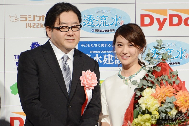 “女優”大島優子、秋元康氏のサプライズに涙