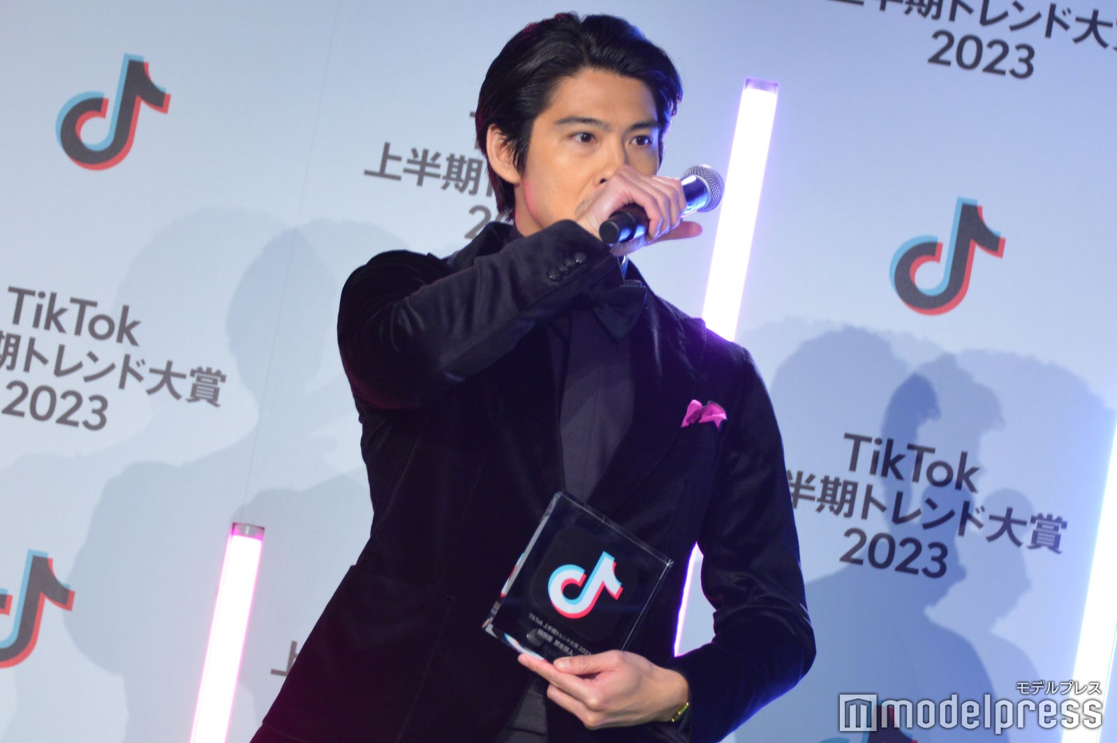 賀来賢人（C）モデルプレス