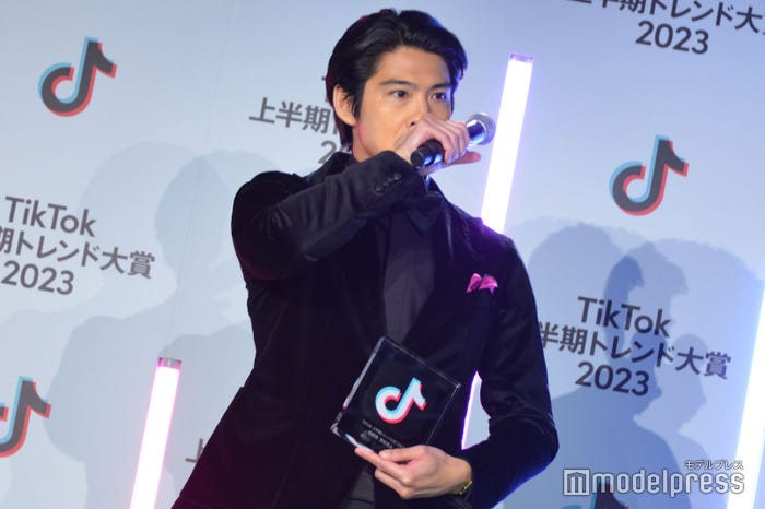 賀来賢人(C)モデルプレス