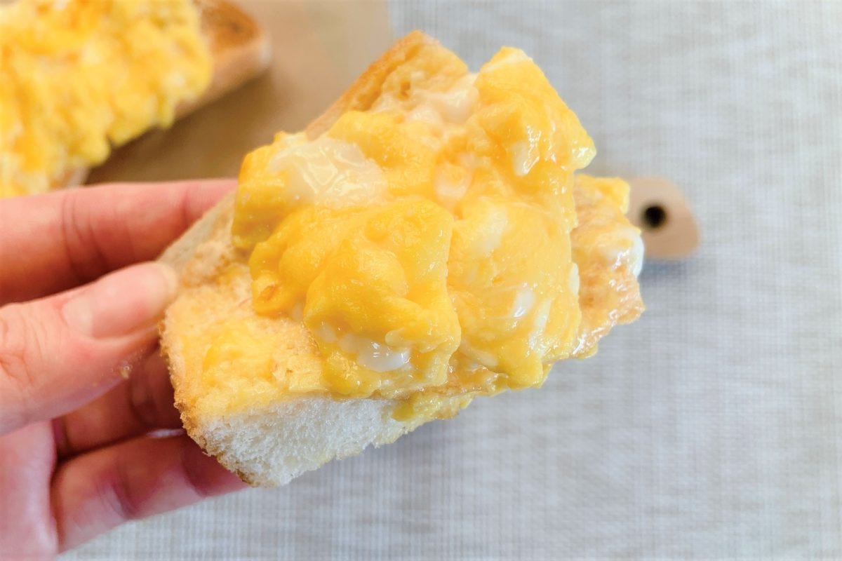 とろとろ卵のトースト