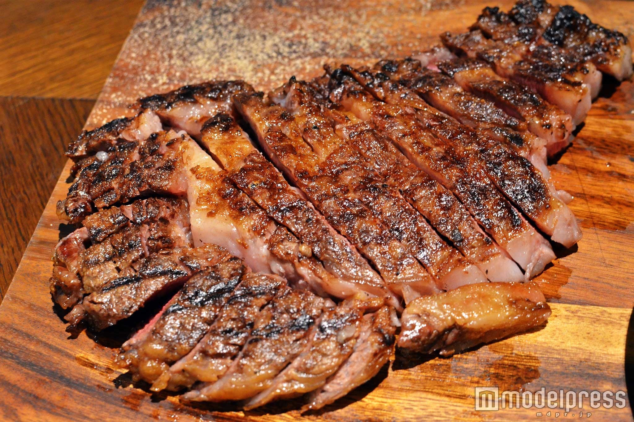 外はこんがり、中はしっとりとしたレア（C）モデルプレス