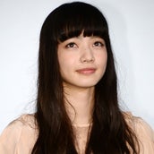 小松菜奈 山下智久と 同じにおいを感じた お姫様だっこ キスシーン を振り返る モデルプレス 小松菜奈 山下智久と 同じにおいを感じた お姫様だっこ キスシーン を振り返る モデルプレス