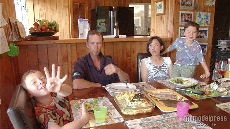 悦子さん＆アシュリーさん家族／画像提供：毎日放送