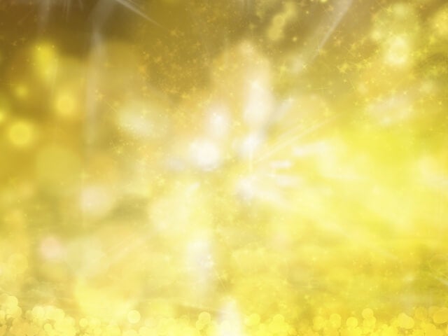 ゴールドのきらめきで立体感アップ