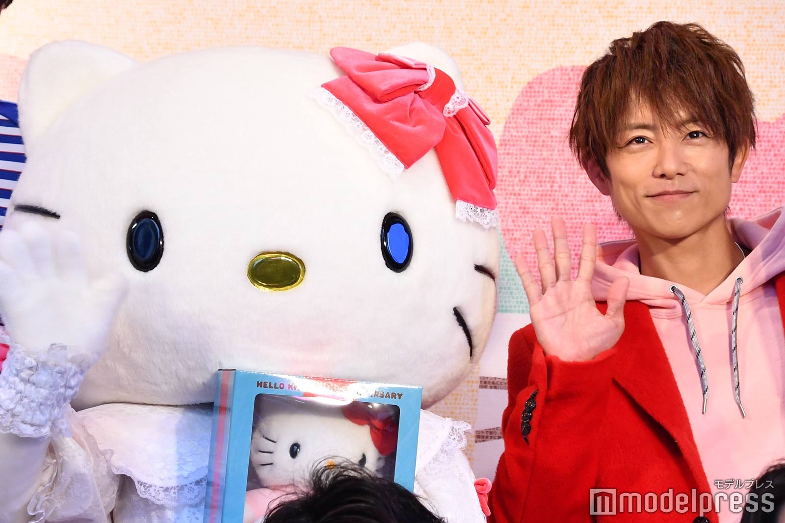 ハローキティ・杉浦太陽 （C）モデルプレス