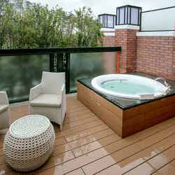 露天温泉(水着着用)/画像提供:ネスタリゾート神戸