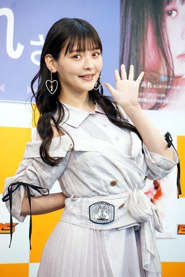 上坂すみれ フリル シースルー衣装でツアー完走を報告 すみぺしか勝たん 上坂すみれは最高だ と称賛の声続々 モデルプレス