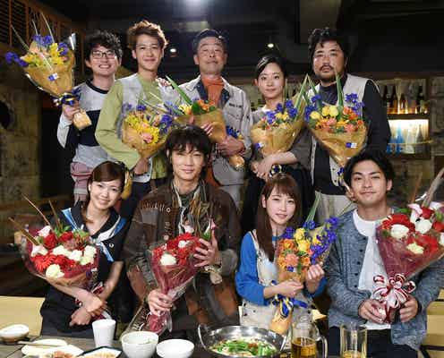 綾野剛、豪華キャストと一斉に「フランケンシュタインの恋」クランクアップ「自分にとって本当に幸せ」