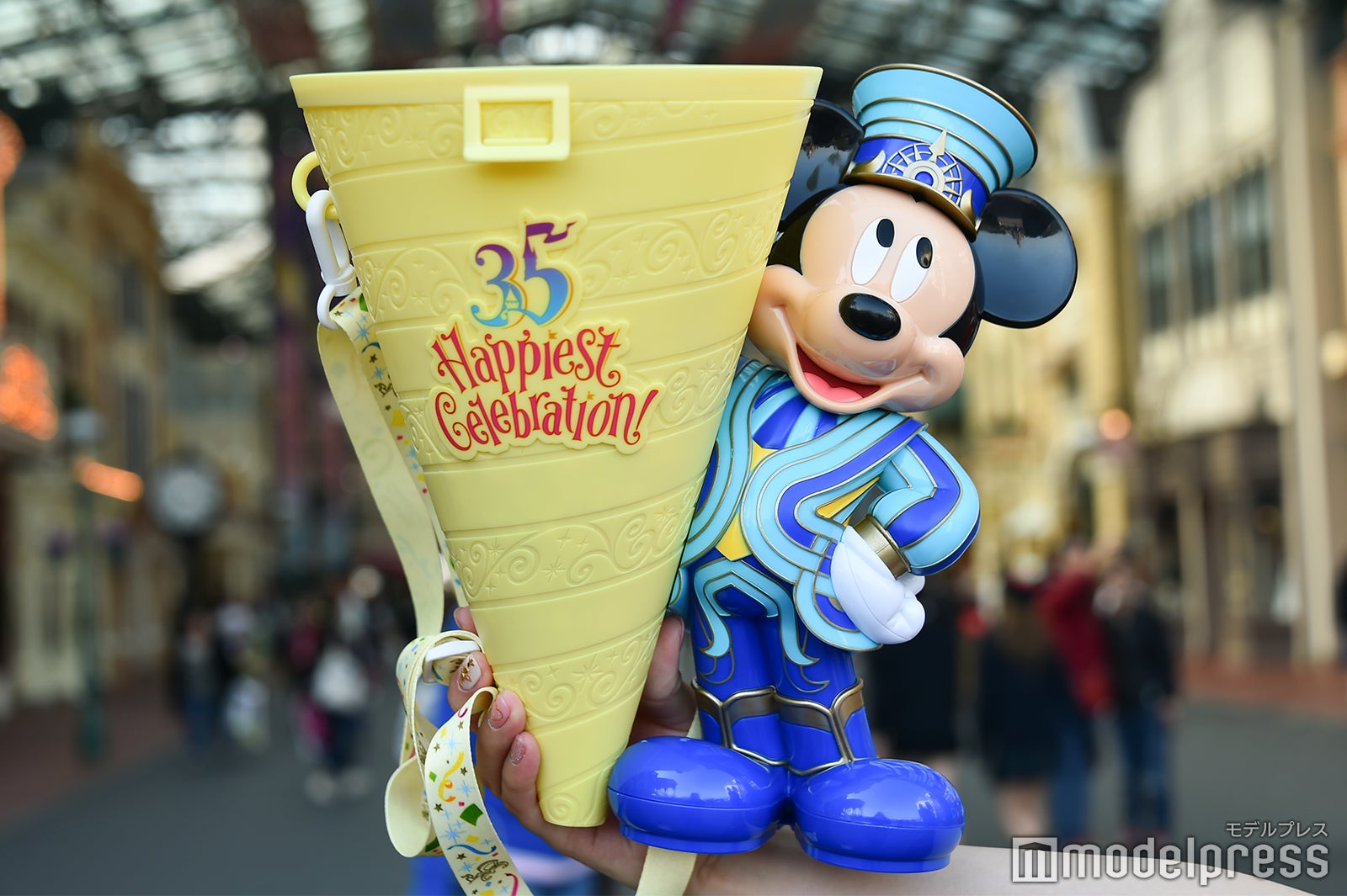 ポップコーン、バケット付き¥3,200 （C）モデルプレス（C）Disney