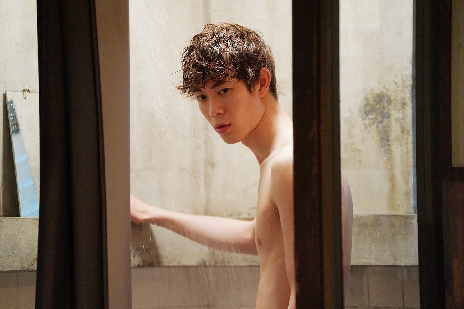 「偽装不倫」宮沢氷魚、反響あったシャワーシーン再び 憂いを帯びた表情にドキッ