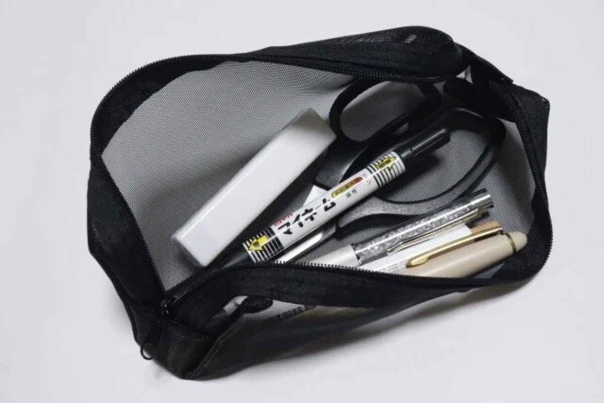 ダイソー　メッシュペンケース