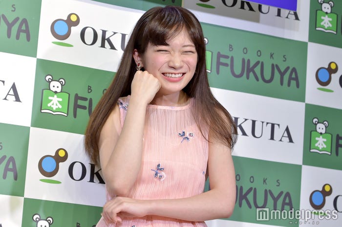 秋元真夏(C)モデルプレス