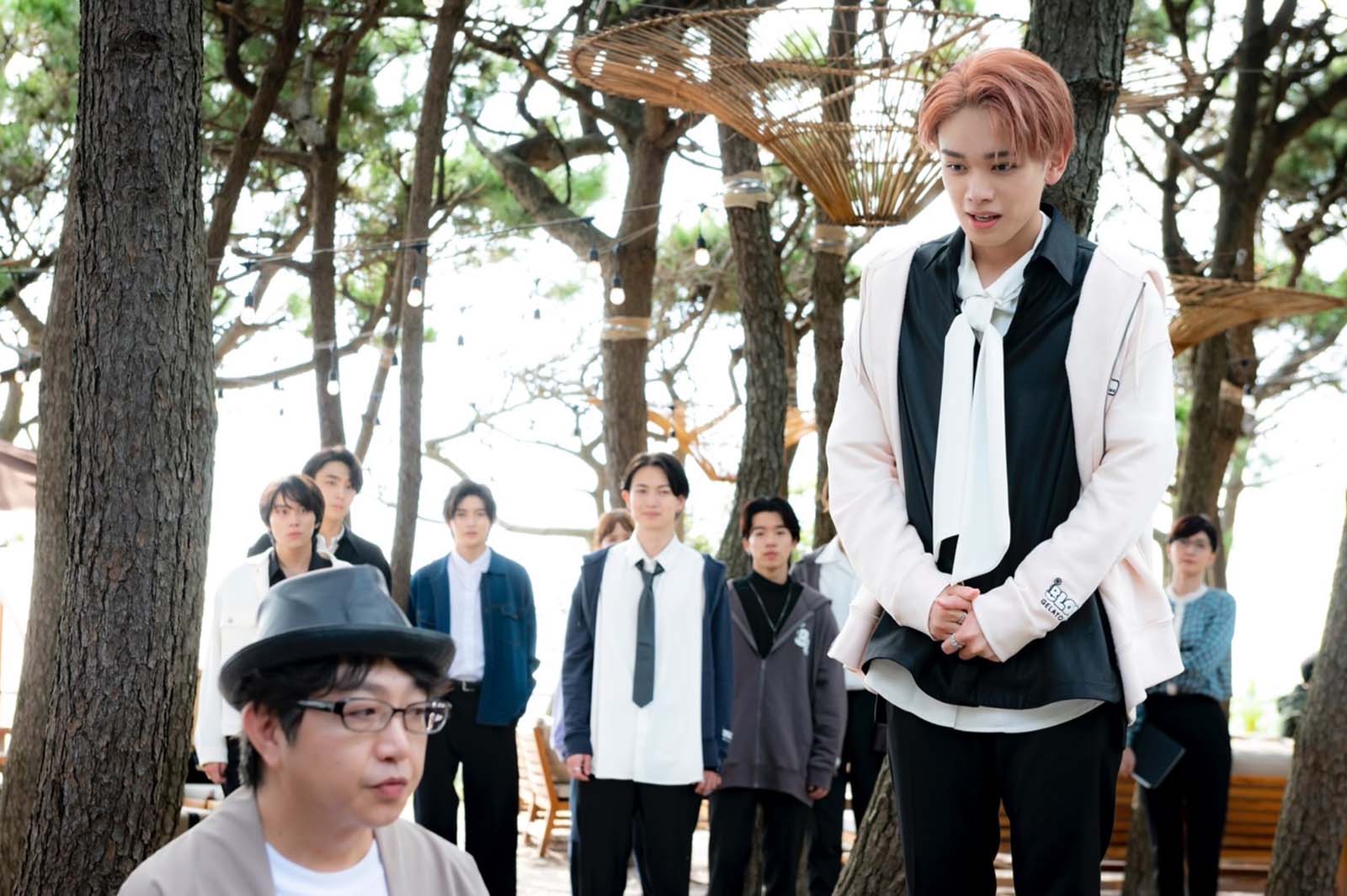 （右）宮世琉弥 「君の花になる」第8話より（C）TBS