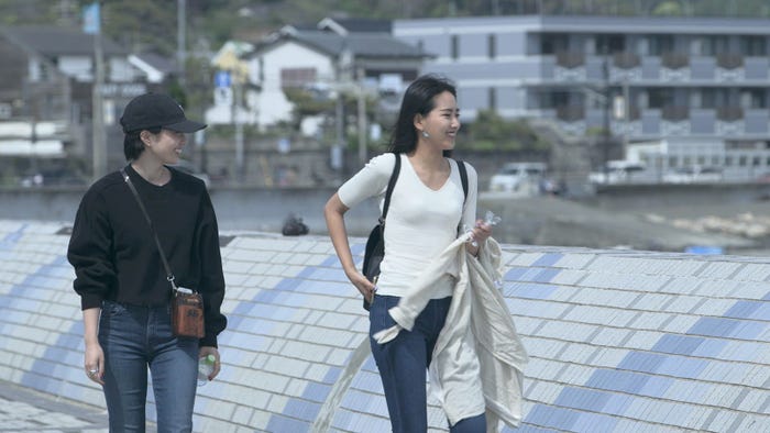香織、春花「TERRACE HOUSE TOKYO 2019-2020」5th WEEK(C)フジテレビ/イースト・エンタテインメント