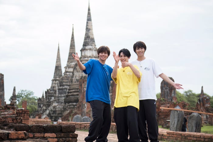 (左から)カイ、ユースケ、タカシ(C)「超特急!タイ食べ鉄旅」製作委員会