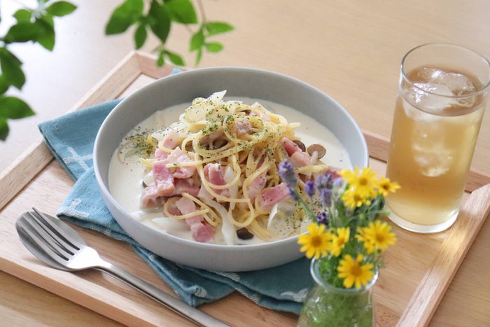 フライパンひとつで手間なし しめじとベーコンのワンパンクリームパスタの作り方 モデルプレス