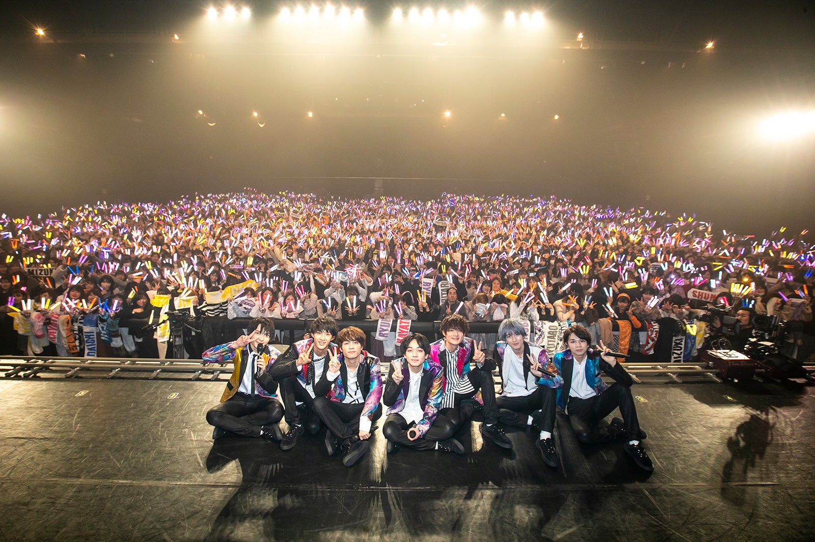 M!LK『7人7色～Winding Road～』（C）笹森健一、小坂茂雄