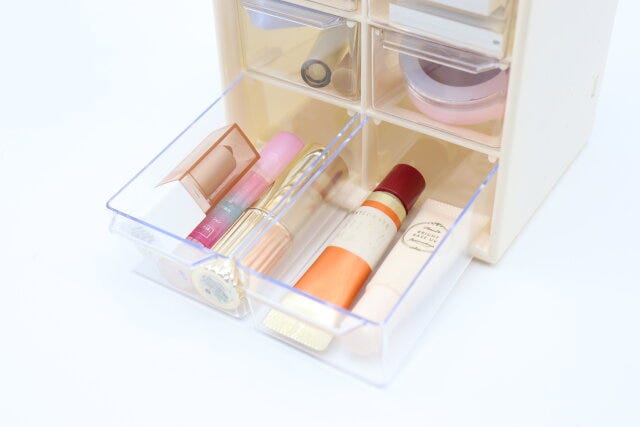 ミニ引き出し　リップ収納