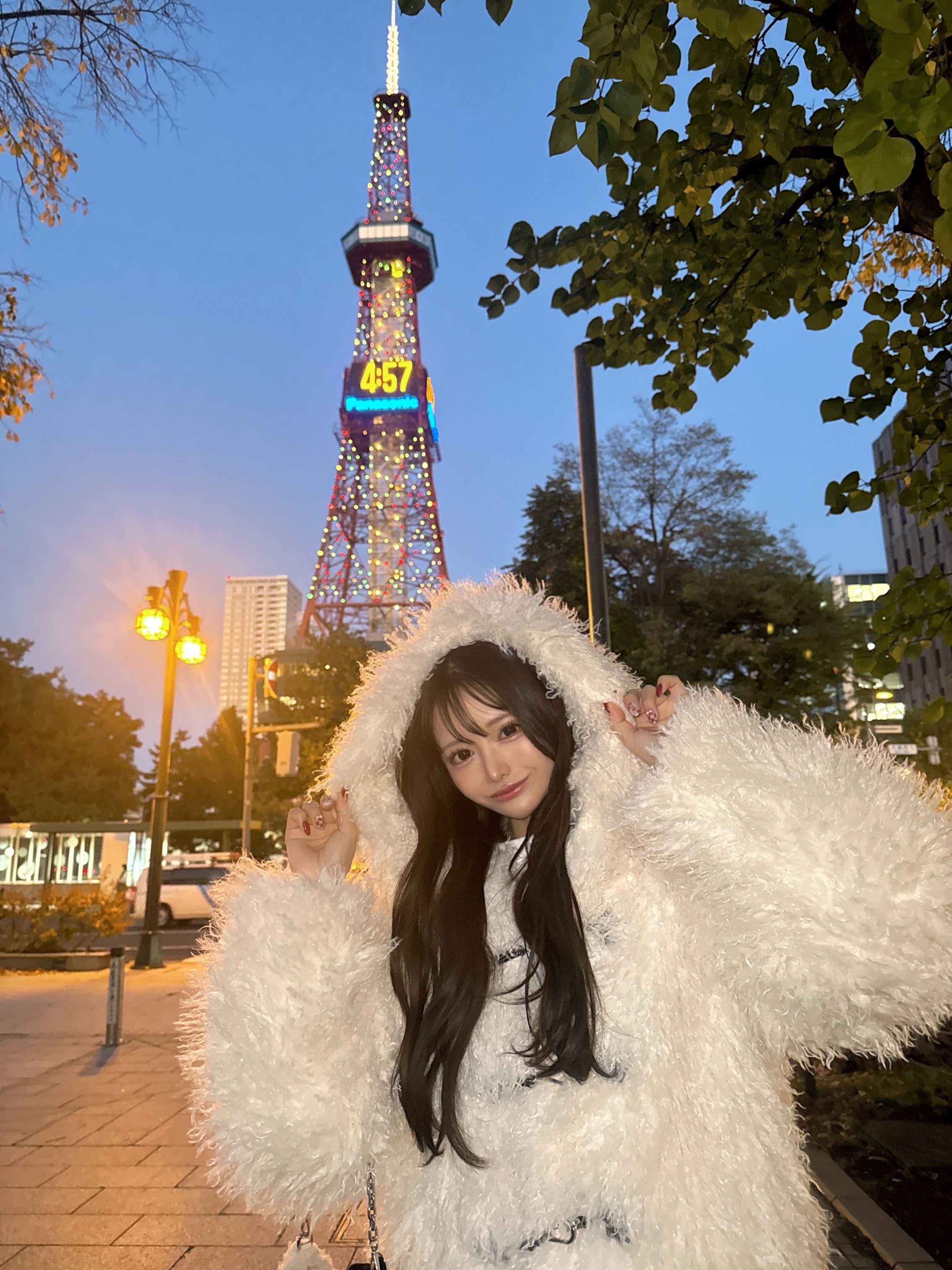 さっぽろテレビ塔にて（提供写真）