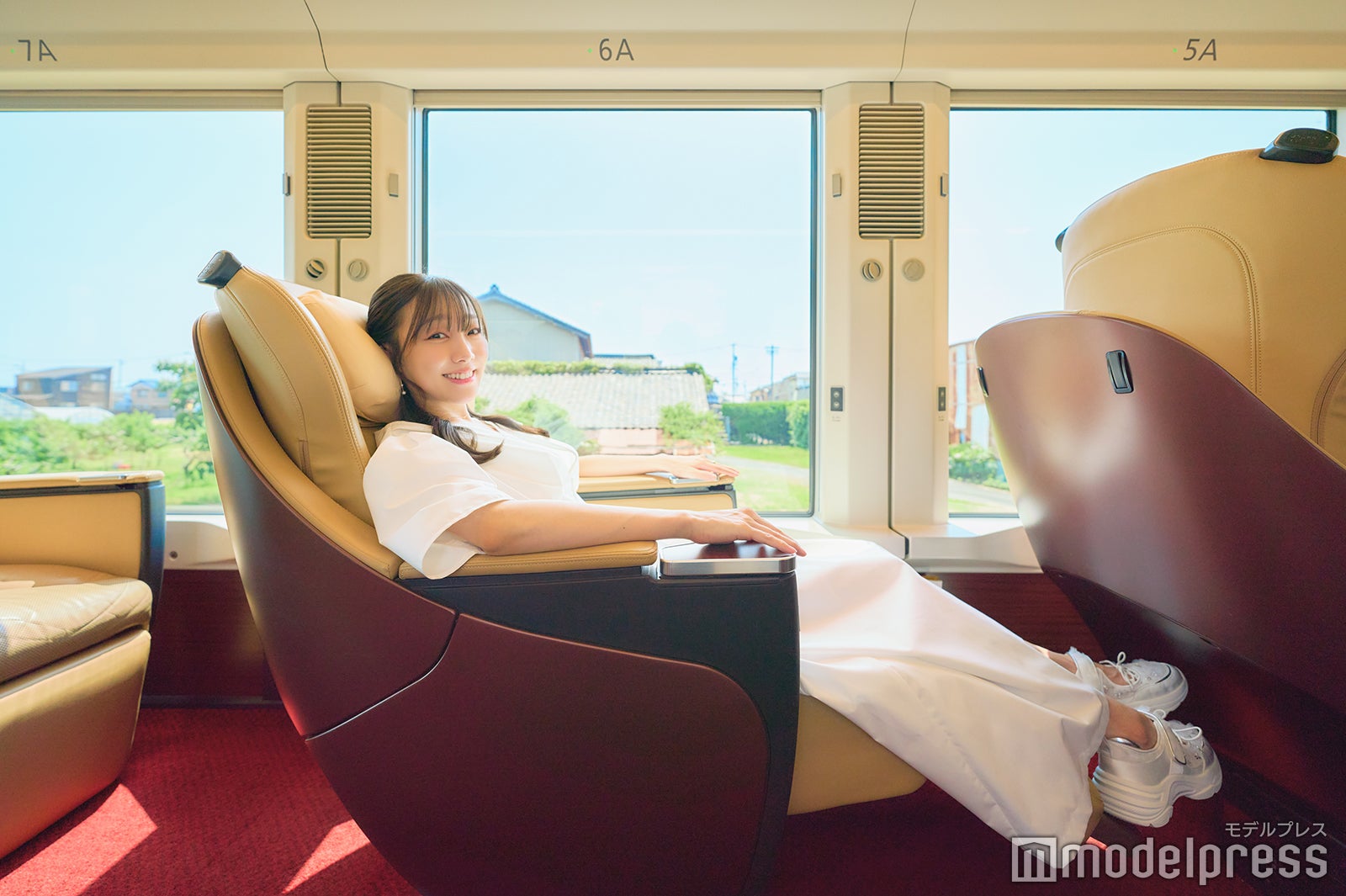 こだわりの詰まったプレミアムシート（C）モデルプレス