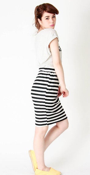 マリンボーダーハイウエストペンシルスカート「salus」4,212円（税込）