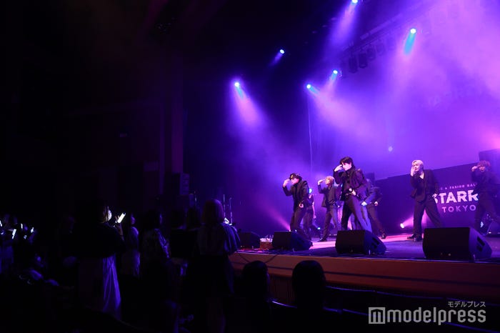BLACK IRIS(C)モデルプレス