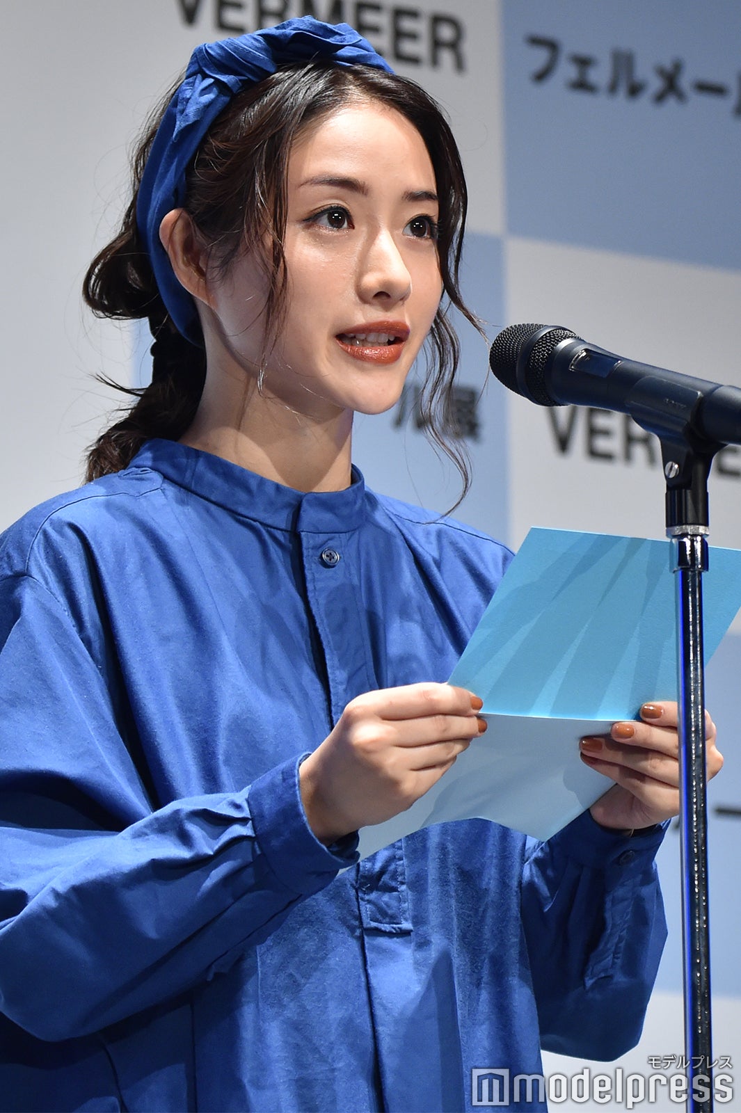 石原さとみ、緊張の面持ちで発表 （C）モデルプレス