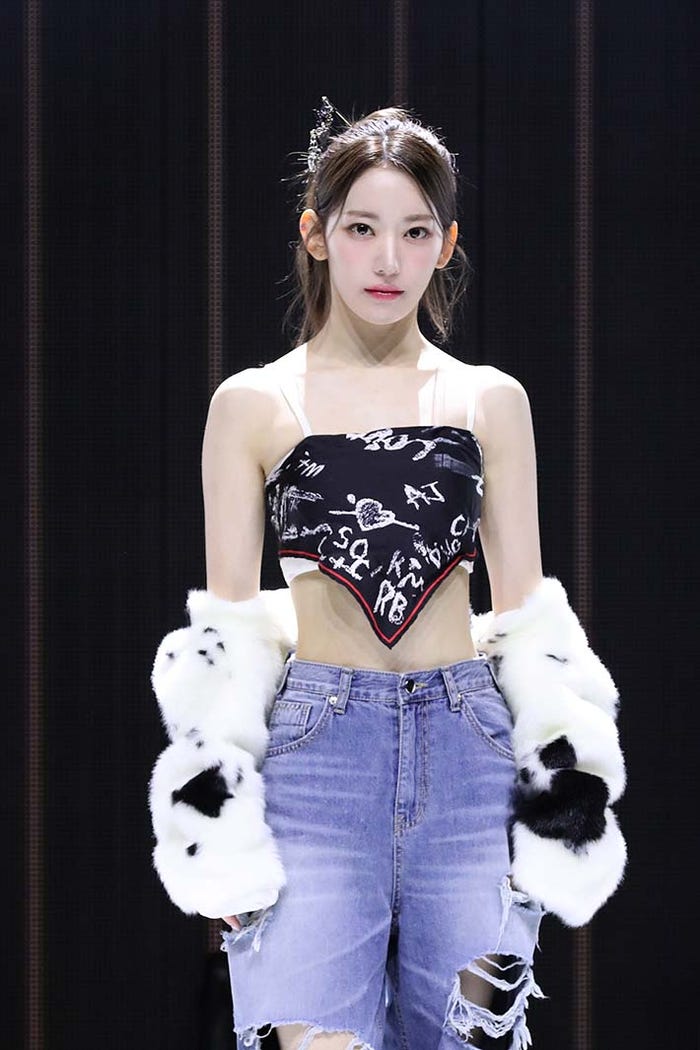 サクラ/LE SSERAFIM(P)&(C)SOURCE MUSIC