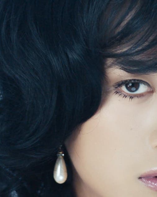 謎の“美女”の正体は…?