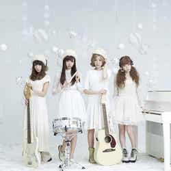 Silent Siren 4thシングル「I×U」(アイ・ミス・ユー)(10月30日発売)のジャケット写真