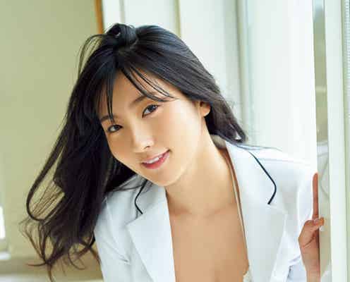 現役慶大リケジョ・福井セリナ、美バストのぞくビキニで魅了