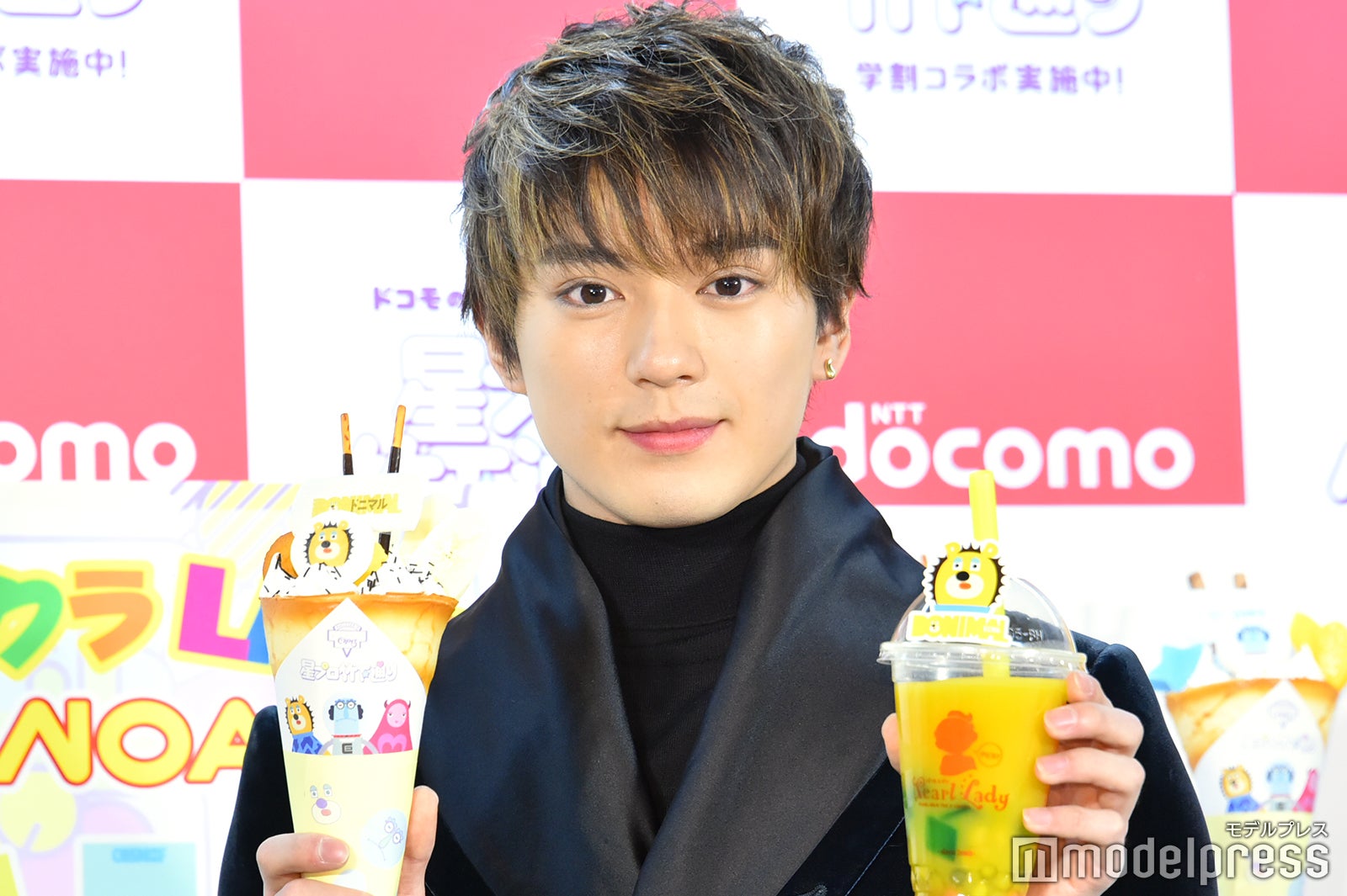 甘いものが大好きな新田真剣佑（C）モデルプレス